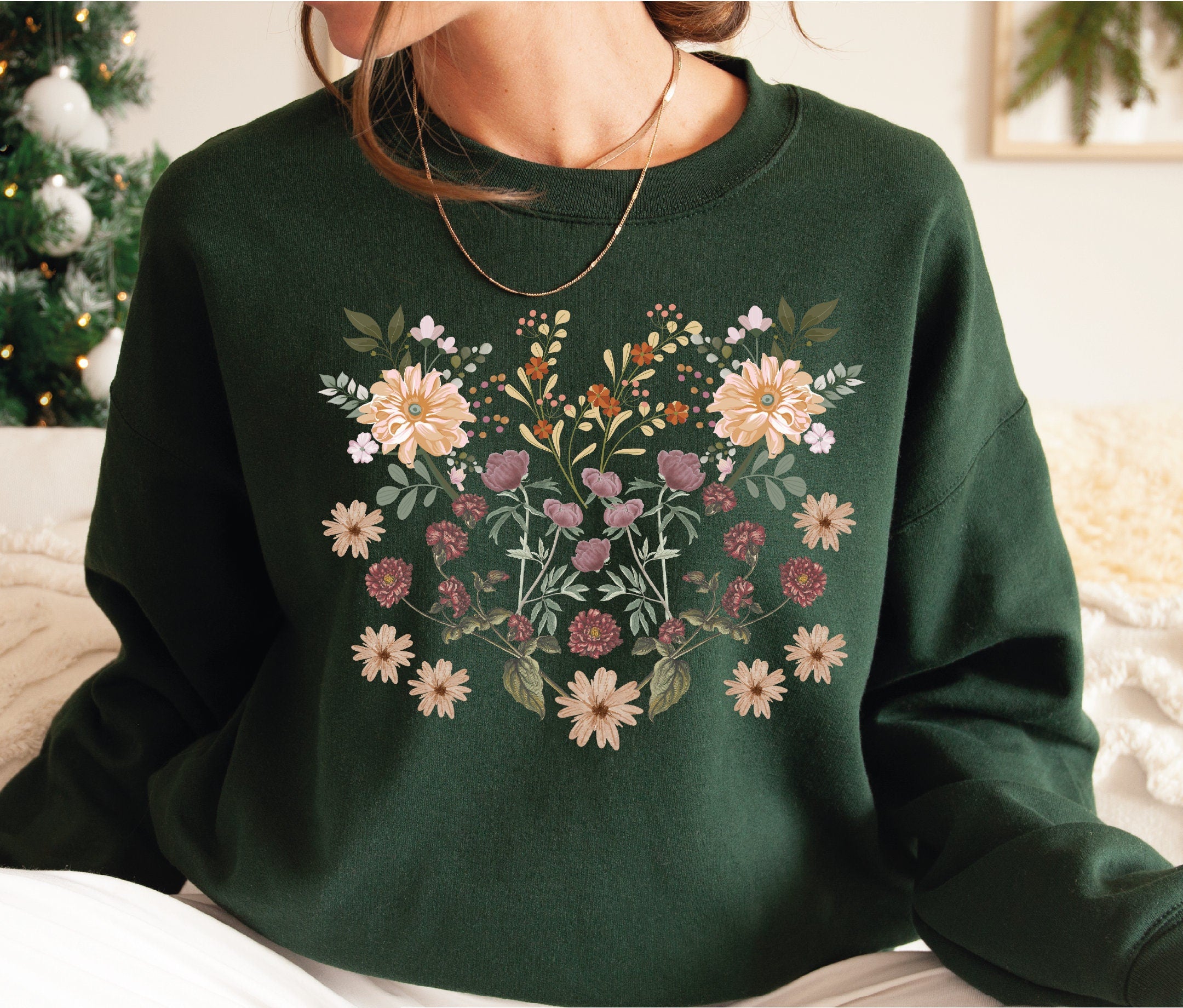 Vintage Style Wildflowers Graphic Sweatshirt for Women Vintage Style Boho Flowers Sweatshirt Christmas Mama Grma