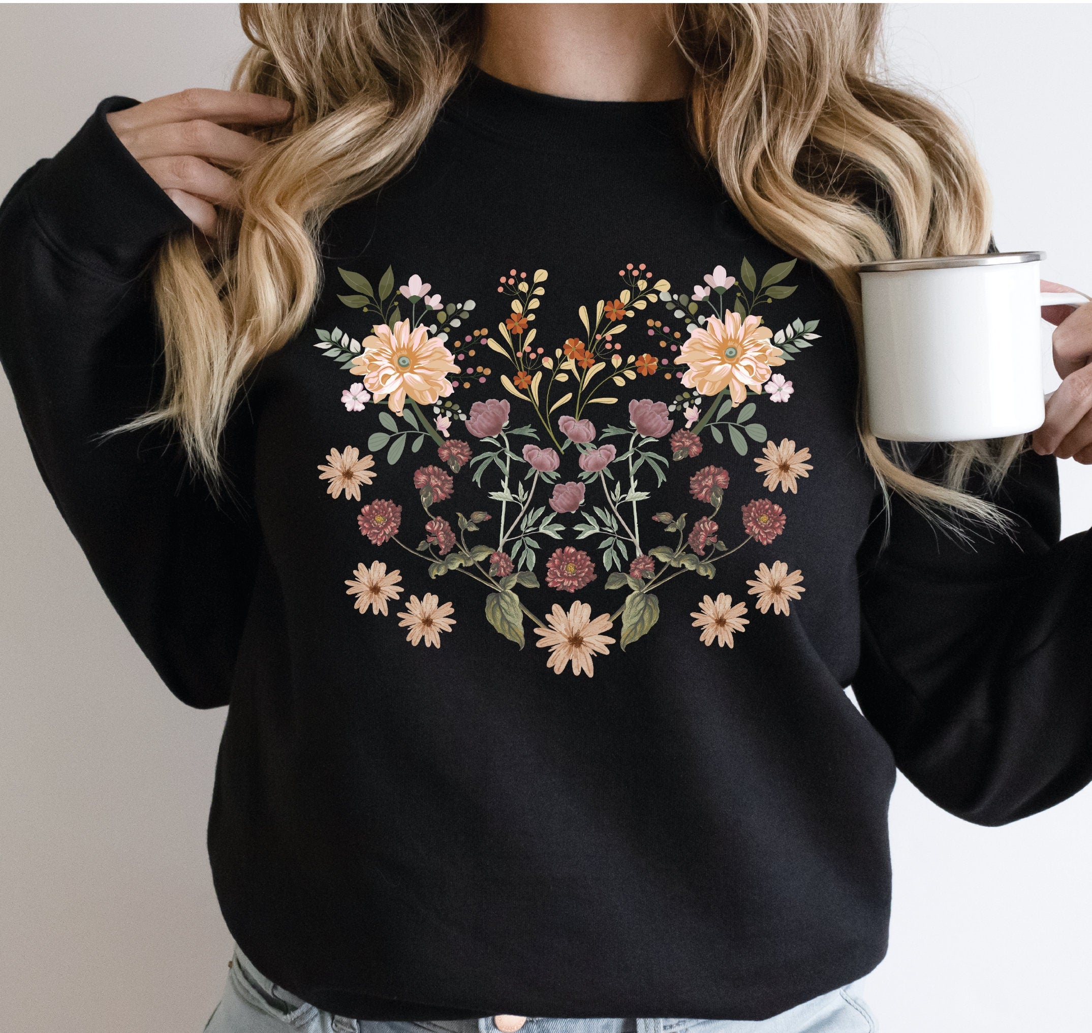 Vintage Style Wildflowers Graphic Sweatshirt for Women Vintage Style Boho Flowers Sweatshirt Christmas Mama Grma