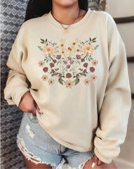 Vintage Style Wildflowers Graphic Sweatshirt for Women Vintage Style Boho Flowers Sweatshirt Christmas Mama Grma